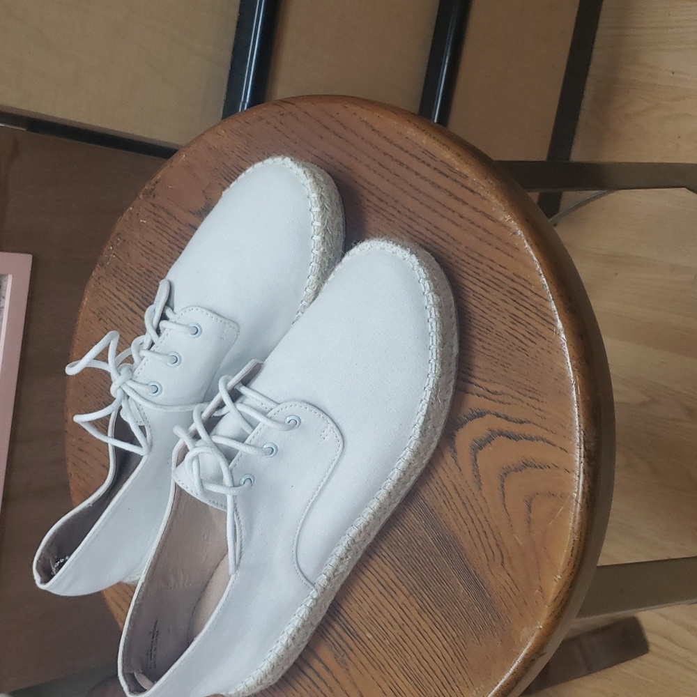 NWT Charles Albert...size 10 laced shoes